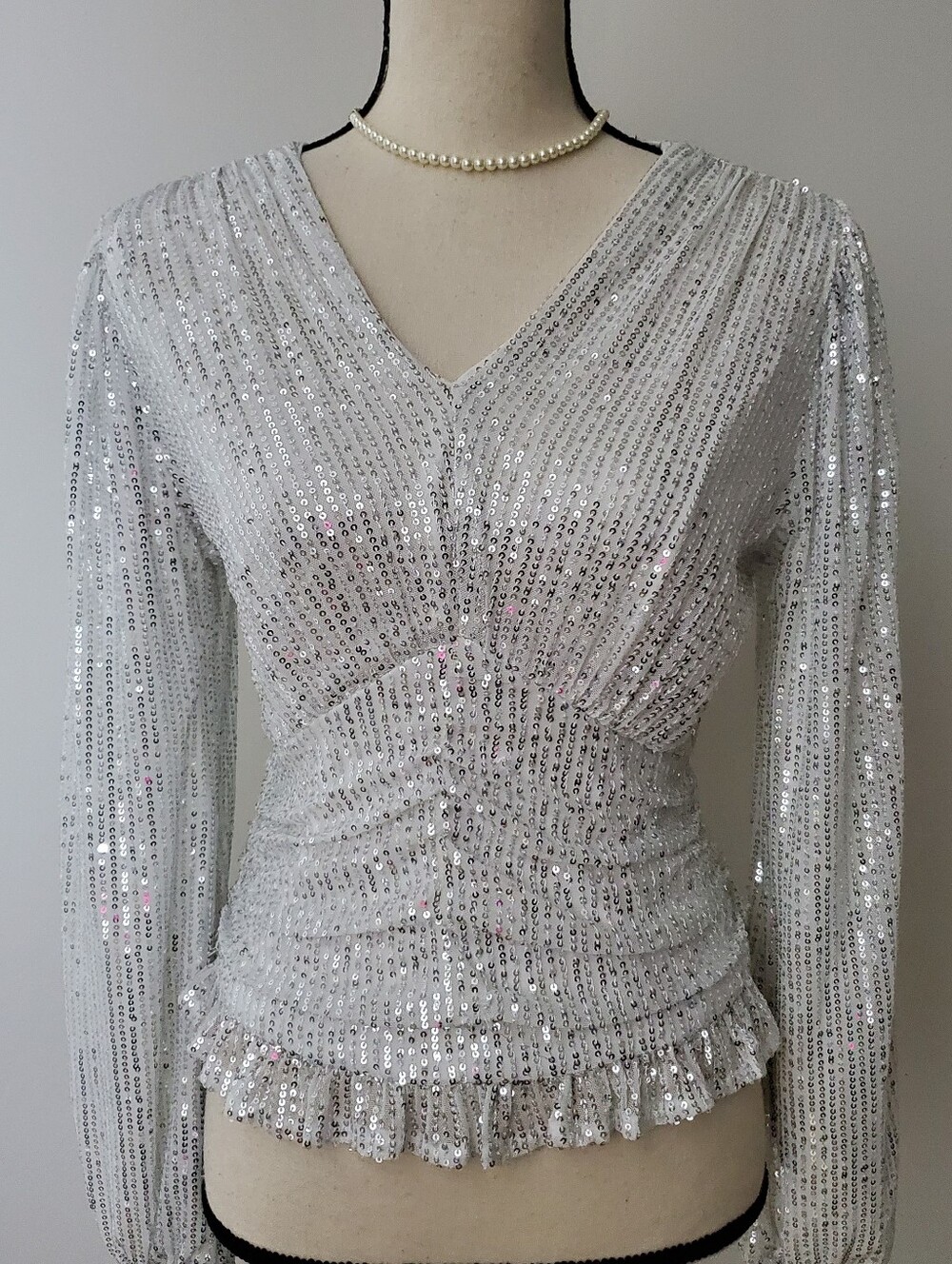 Liumilac Sparkly Silver White Sequin V-Neck Long Sleeve Top Ruched Waist Size S